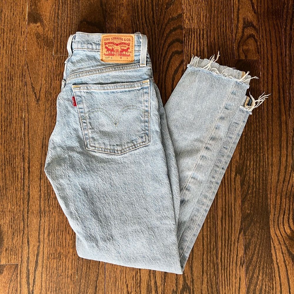 Light wash Levi’s